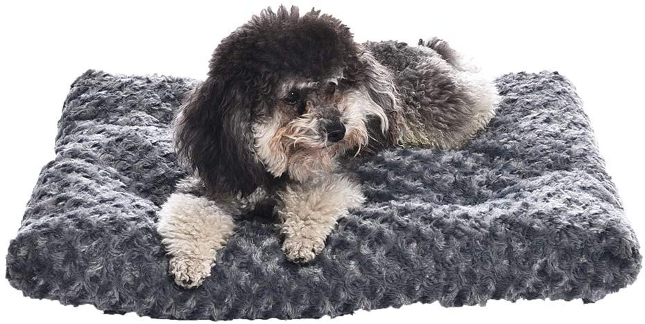 Amazon Basics Plush Dog Pet Bed Pad