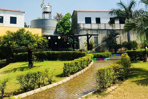 Awesome Farmstays - Pet-Friendly Hotel in Delhi NCR